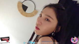 И джун Лю / SpicyGum - Өй секс белән кытай студент булганда