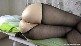 Fucked Shtrënguar Pidhi hap motra në pantyhose