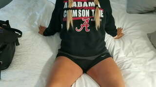 Homemade pirang pamajikan rides a cock