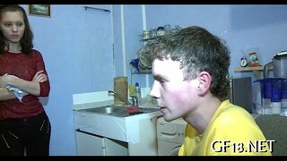 Certains cuties adolescents ne peuvent pas imaginer leur vie