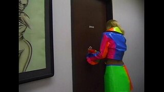 ���ेट्रो - चुप रहो और मुझे - दृश्य 1