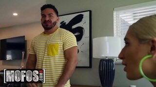 Лажна Прескакање - MOFOS